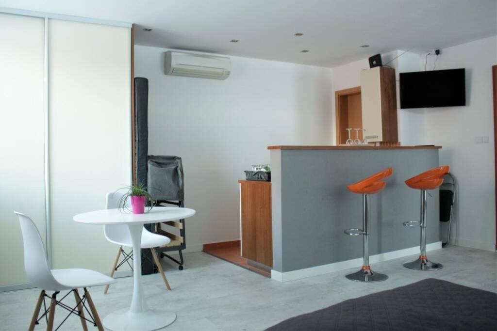 Apartmán - Dlhé Diely Bratislava Exterior foto